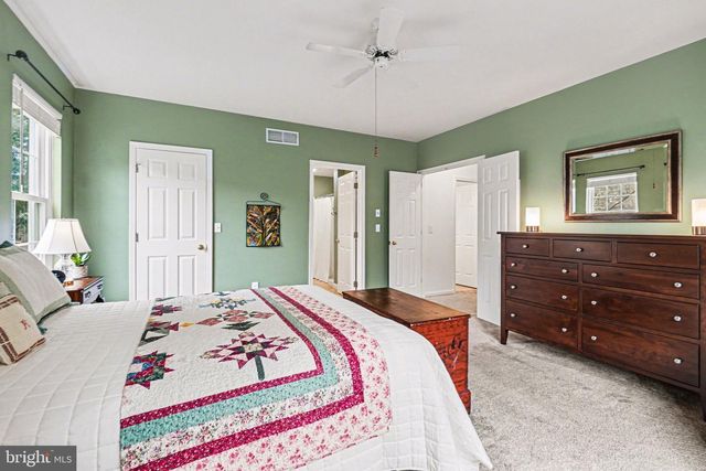 33 STERLING CT, Hershey, PA 17033