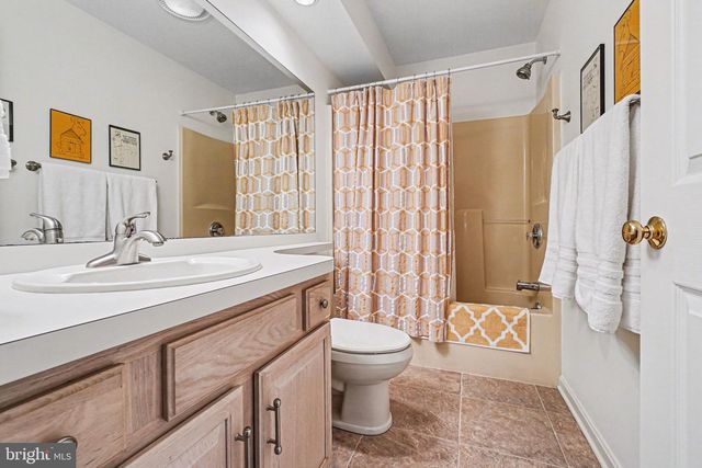 33 STERLING CT, Hershey, PA 17033