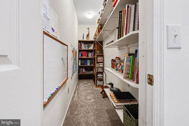 33 STERLING CT, Hershey, PA 17033