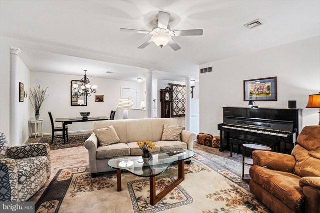 33 STERLING CT, Hershey, PA 17033