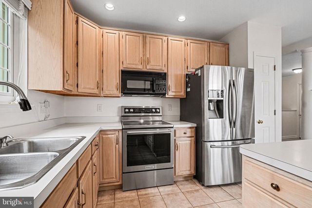 33 STERLING CT, Hershey, PA 17033