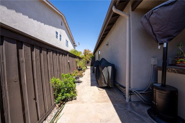 24037 Via Alisol, Murrieta, CA 92562