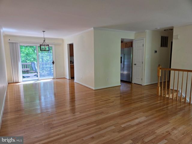 20580 TRIPLE CROWN CT, Ashburn, VA 20147