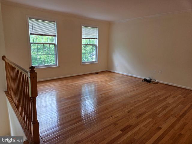 20580 TRIPLE CROWN CT, Ashburn, VA 20147