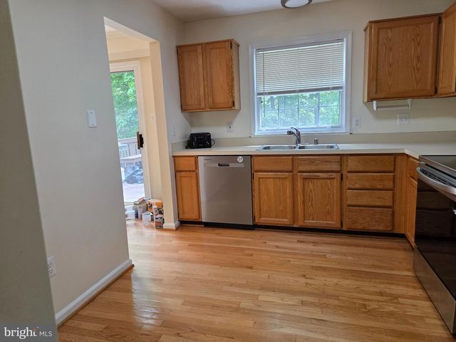 20580 TRIPLE CROWN CT, Ashburn, VA 20147