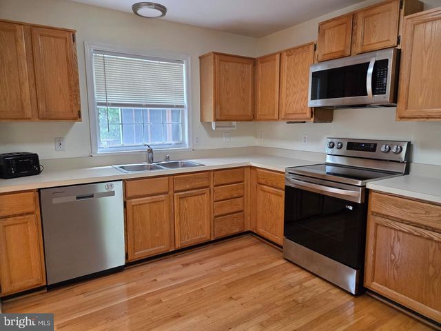 20580 TRIPLE CROWN CT, Ashburn, VA 20147