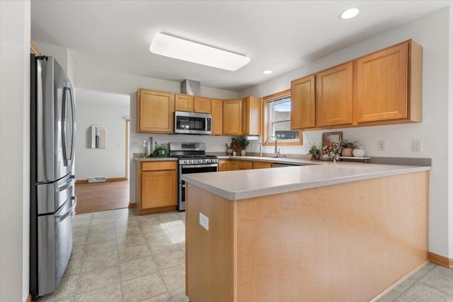 6413 Merganser DRIVE, Mount Pleasant, WI 53406