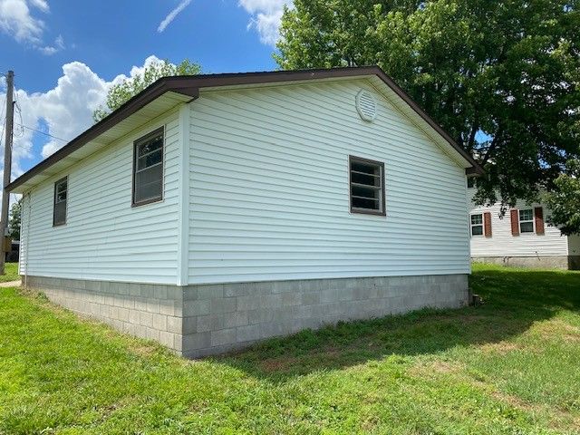 1076 Barrington Road, Tontitown, AR 72762