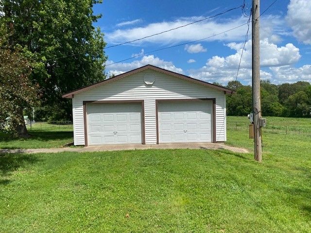 1076 Barrington Road, Tontitown, AR 72762