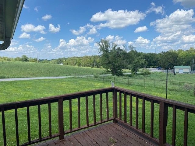 1076 Barrington Road, Tontitown, AR 72762