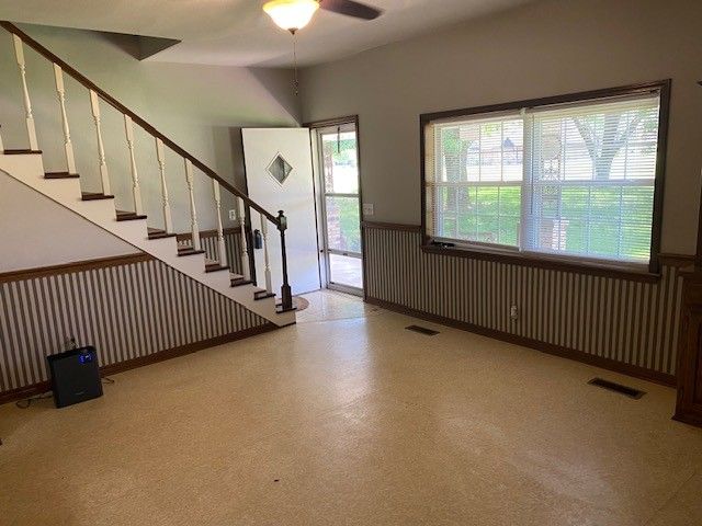 1076 Barrington Road, Tontitown, AR 72762