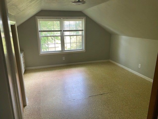 1076 Barrington Road, Tontitown, AR 72762