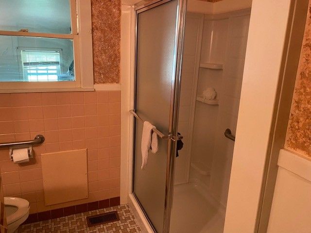 1076 Barrington Road, Tontitown, AR 72762