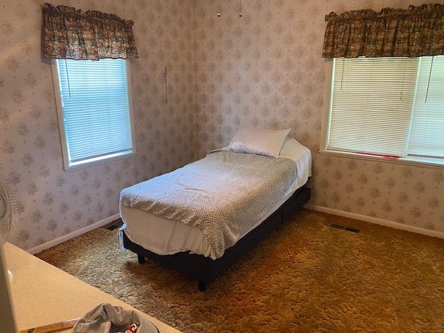 1076 Barrington Road, Tontitown, AR 72762