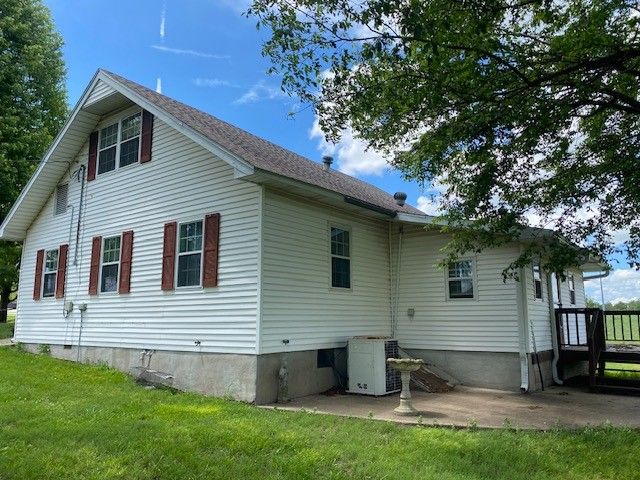 1076 Barrington Road, Tontitown, AR 72762