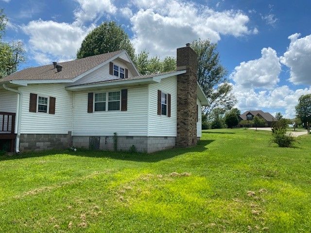 1076 Barrington Road, Tontitown, AR 72762