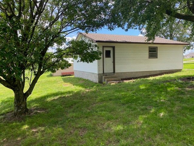 1076 Barrington Road, Tontitown, AR 72762