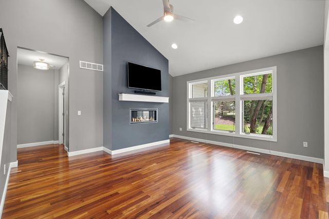 961 Monterey Drive, Chesterton, IN 46304