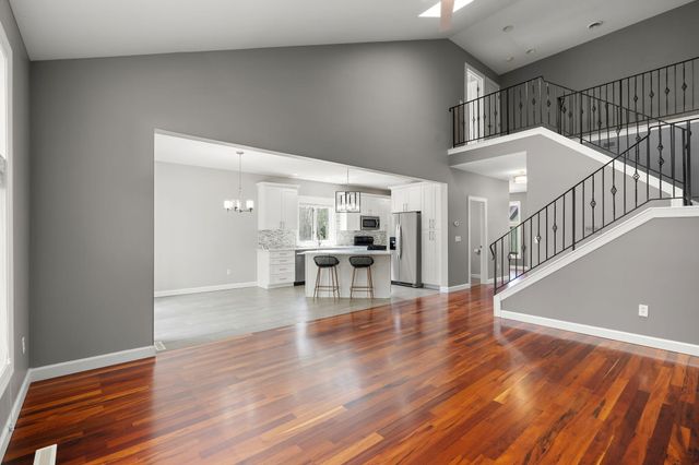 961 Monterey Drive, Chesterton, IN 46304