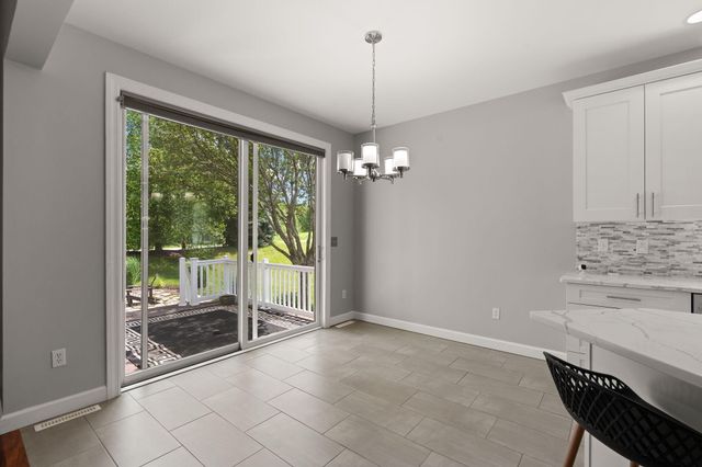 961 Monterey Drive, Chesterton, IN 46304