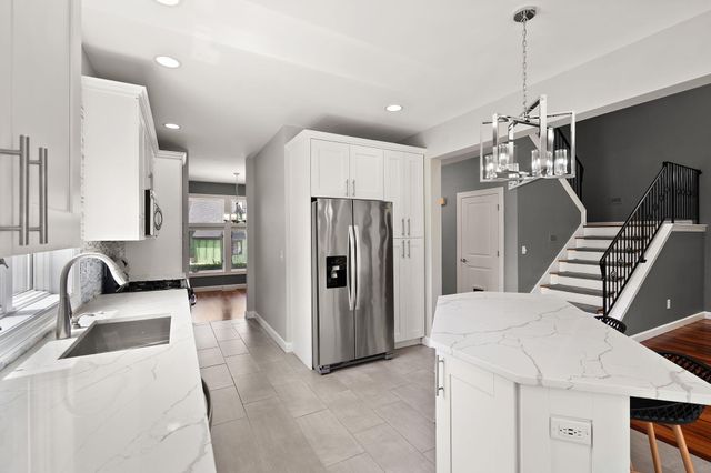 961 Monterey Drive, Chesterton, IN 46304