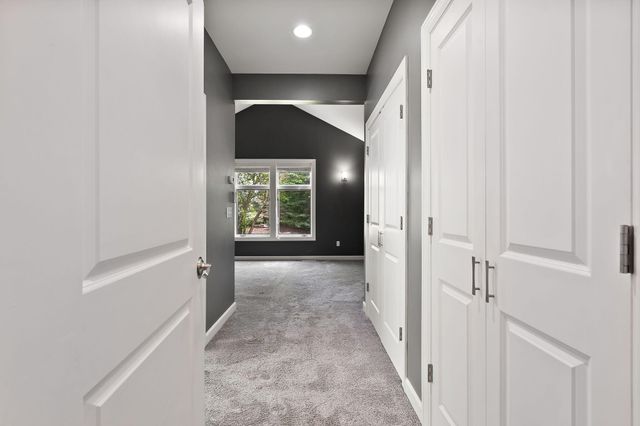 961 Monterey Drive, Chesterton, IN 46304