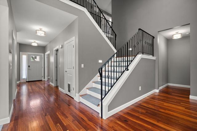 961 Monterey Drive, Chesterton, IN 46304