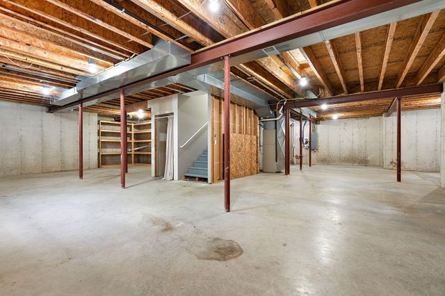 961 Monterey Drive, Chesterton, IN 46304