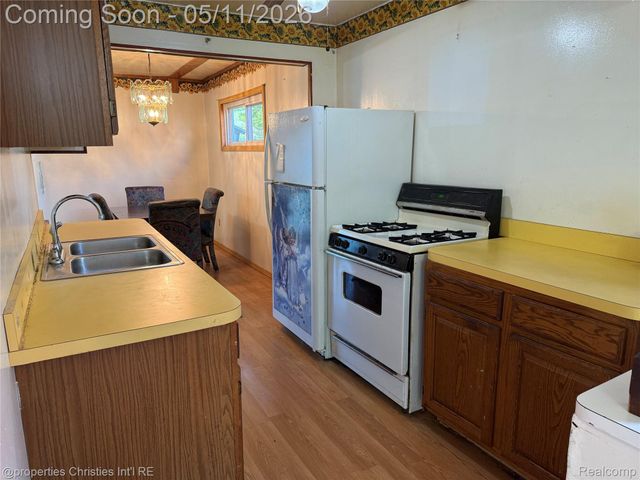 2000 Moorhouse Street, Ferndale, MI 48220