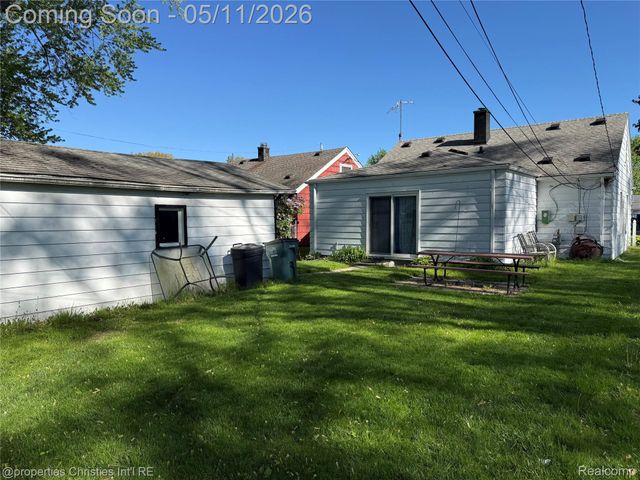 2000 Moorhouse Street, Ferndale, MI 48220