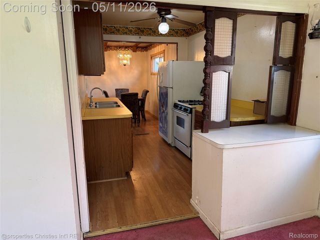 2000 Moorhouse Street, Ferndale, MI 48220