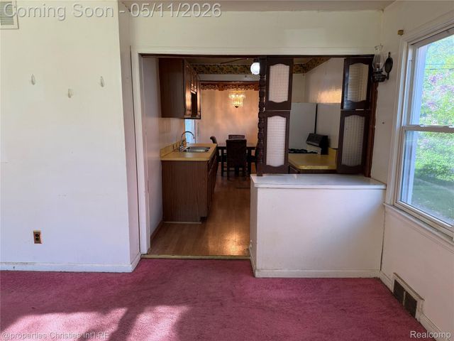 2000 Moorhouse Street, Ferndale, MI 48220