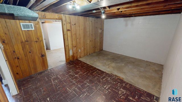 1313 2nd St Street, Brookings, SD 57006