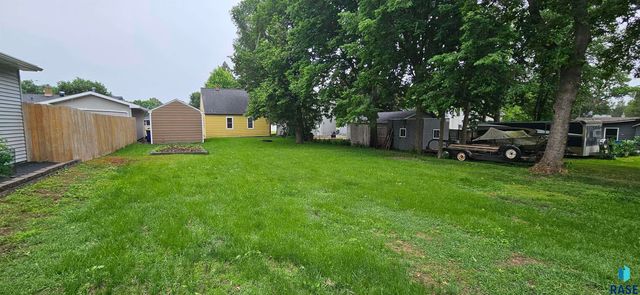1313 2nd St Street, Brookings, SD 57006