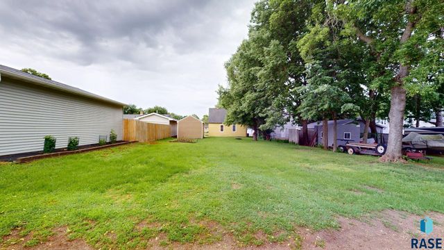 1313 2nd St Street, Brookings, SD 57006