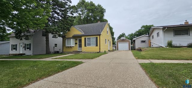 1313 2nd St Street, Brookings, SD 57006