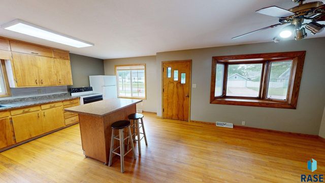 1313 2nd St Street, Brookings, SD 57006