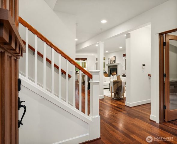 10702 35th Avenue NE, Seattle, WA 98125