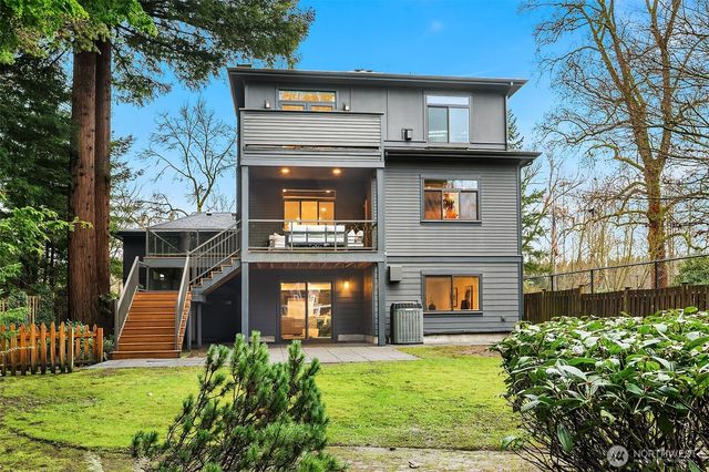 10702 35th Avenue NE, Seattle, WA 98125