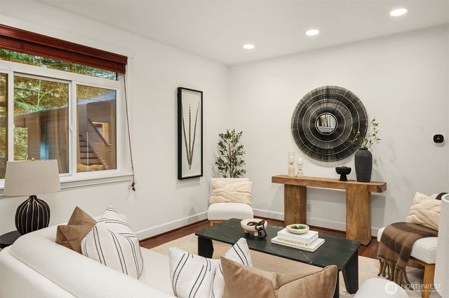 10702 35th Avenue NE, Seattle, WA 98125