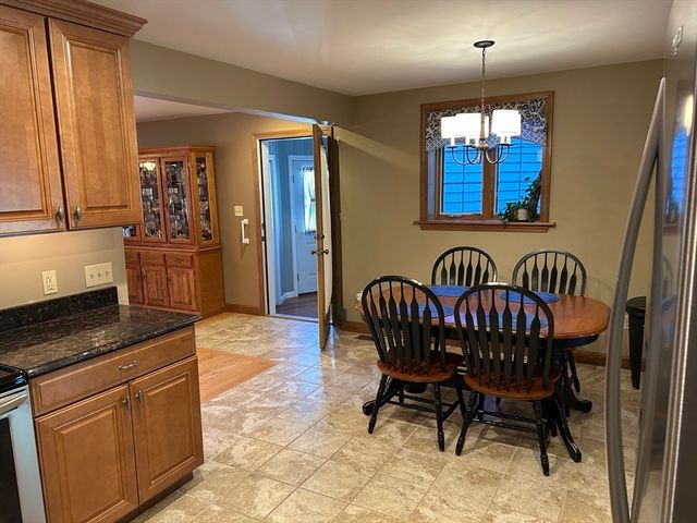 19 Rheault Cir, Leominster, MA 01453