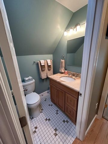 19 Rheault Cir, Leominster, MA 01453