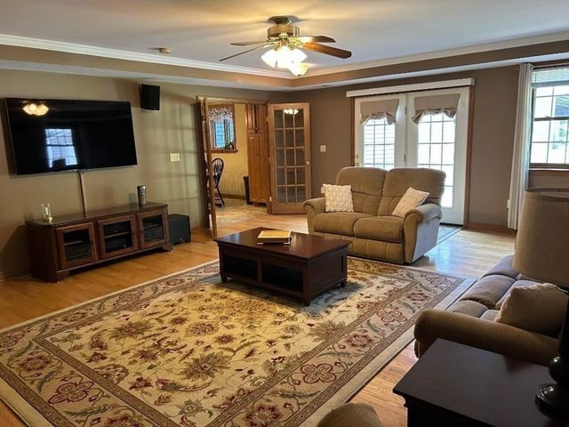 19 Rheault Cir, Leominster, MA 01453