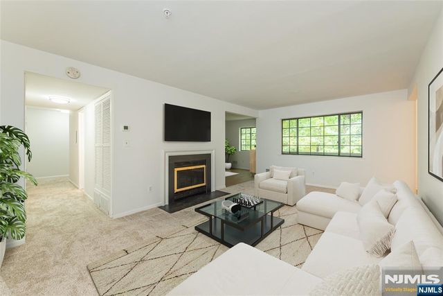 1102 Faulkner Court, Mahwah, NJ 07430