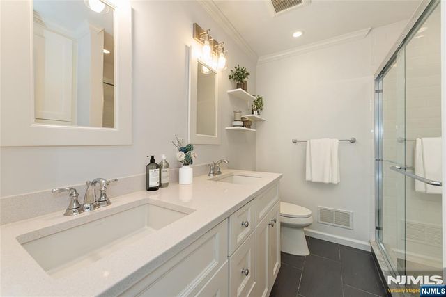 1102 Faulkner Court, Mahwah, NJ 07430