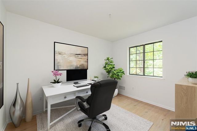 1102 Faulkner Court, Mahwah, NJ 07430