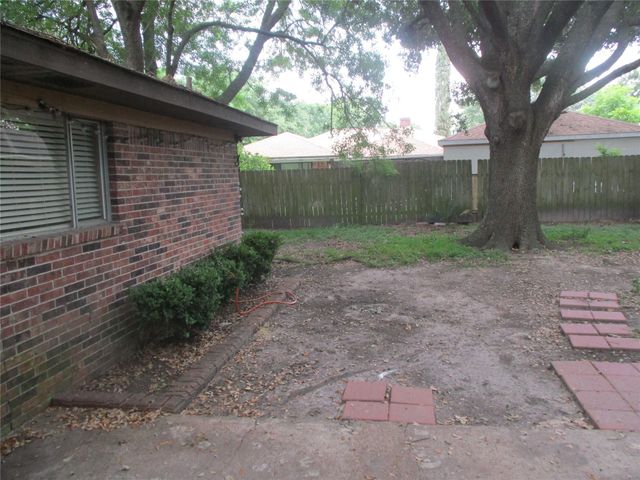 12507 Bexley Drive Drive, Houston, TX 77099