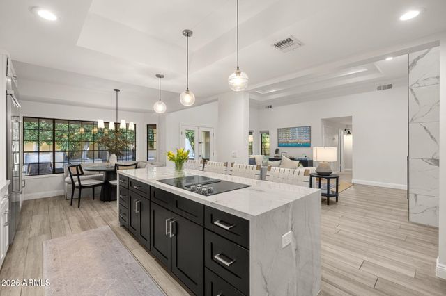 221 W MORTEN Avenue, Phoenix, AZ 85021