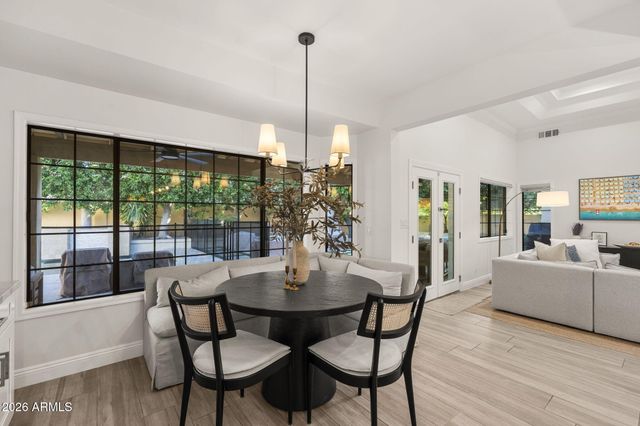 221 W MORTEN Avenue, Phoenix, AZ 85021