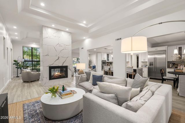 221 W MORTEN Avenue, Phoenix, AZ 85021